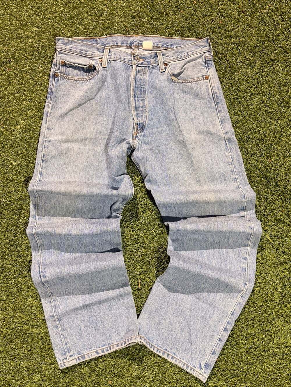 Levi's 501 Size 36x32 Light Wash Denim Button Fly Jeans